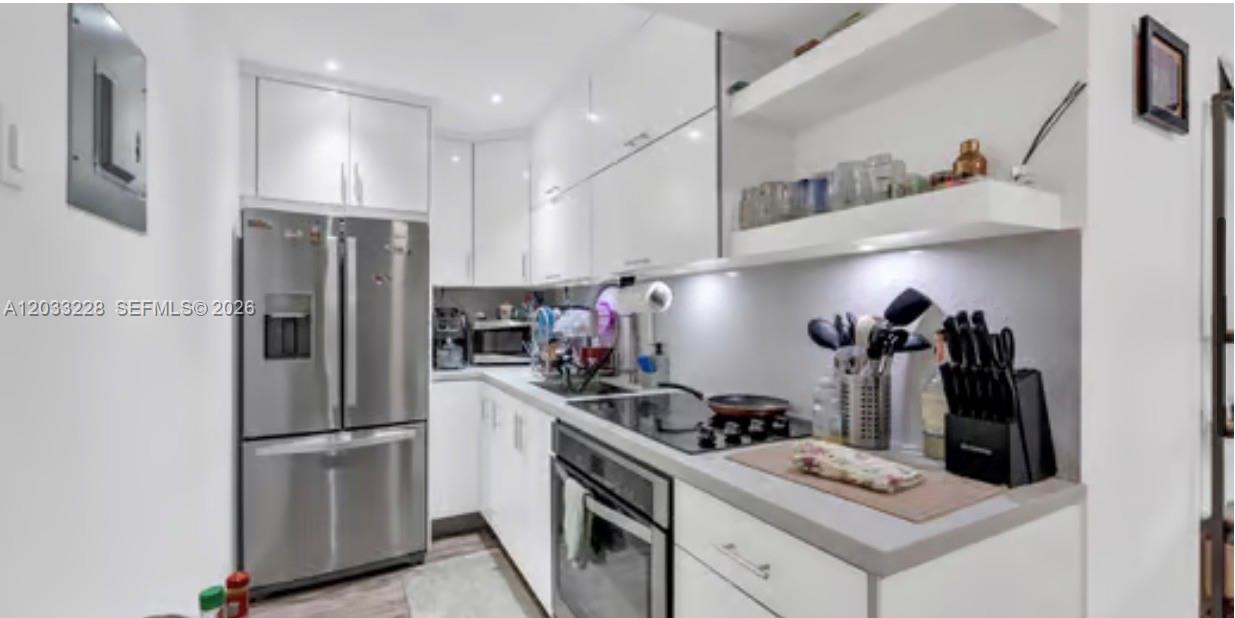 SUNSET VILLAS PHASE II CO - Residential Lease