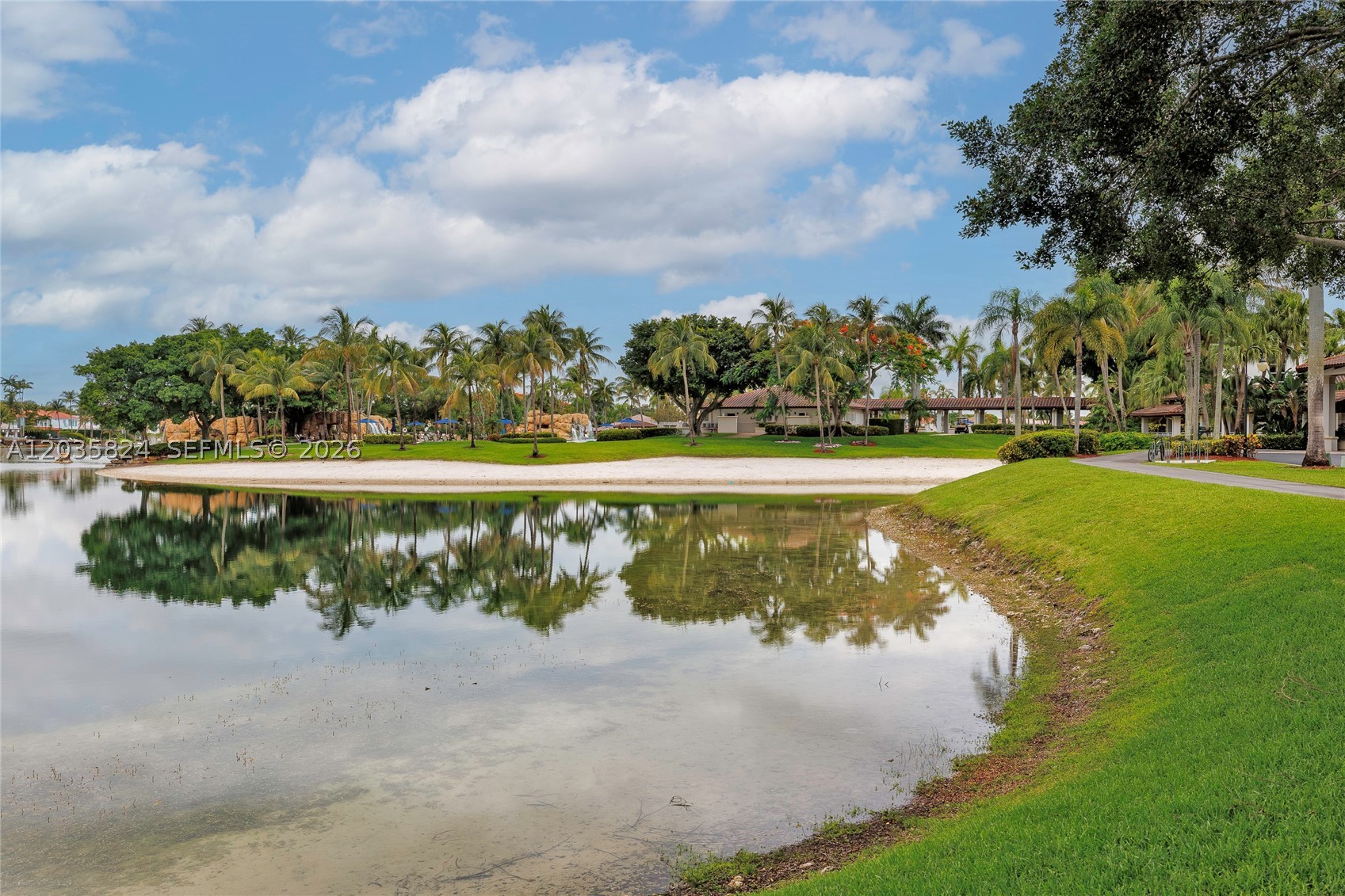 CAPTIVA CONDO E - Residential