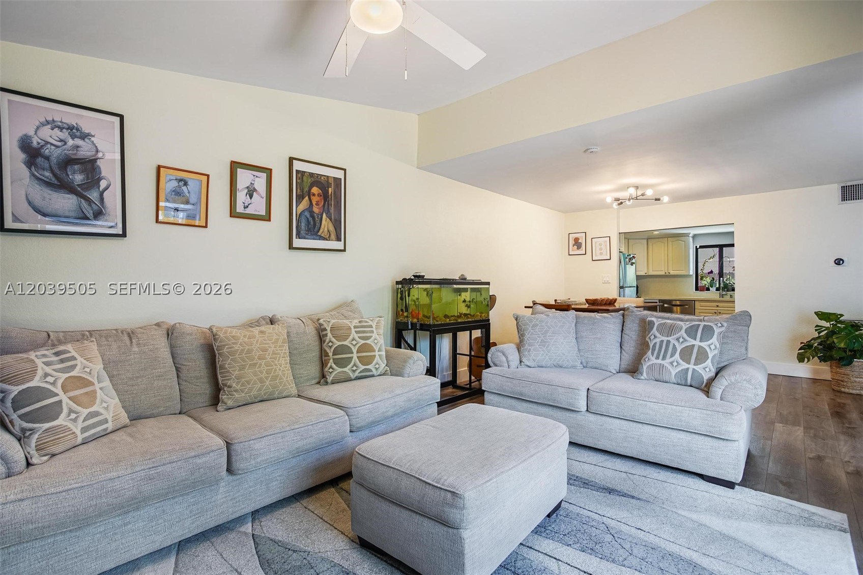 SNAPPER CREEK TOWNHOUSES - Residential
