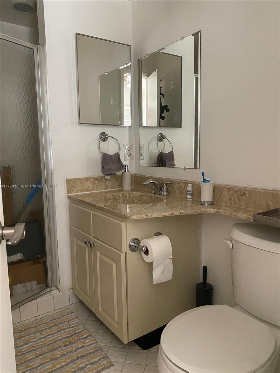 LAKES MEADOW VILG HOMES C - Residential Lease