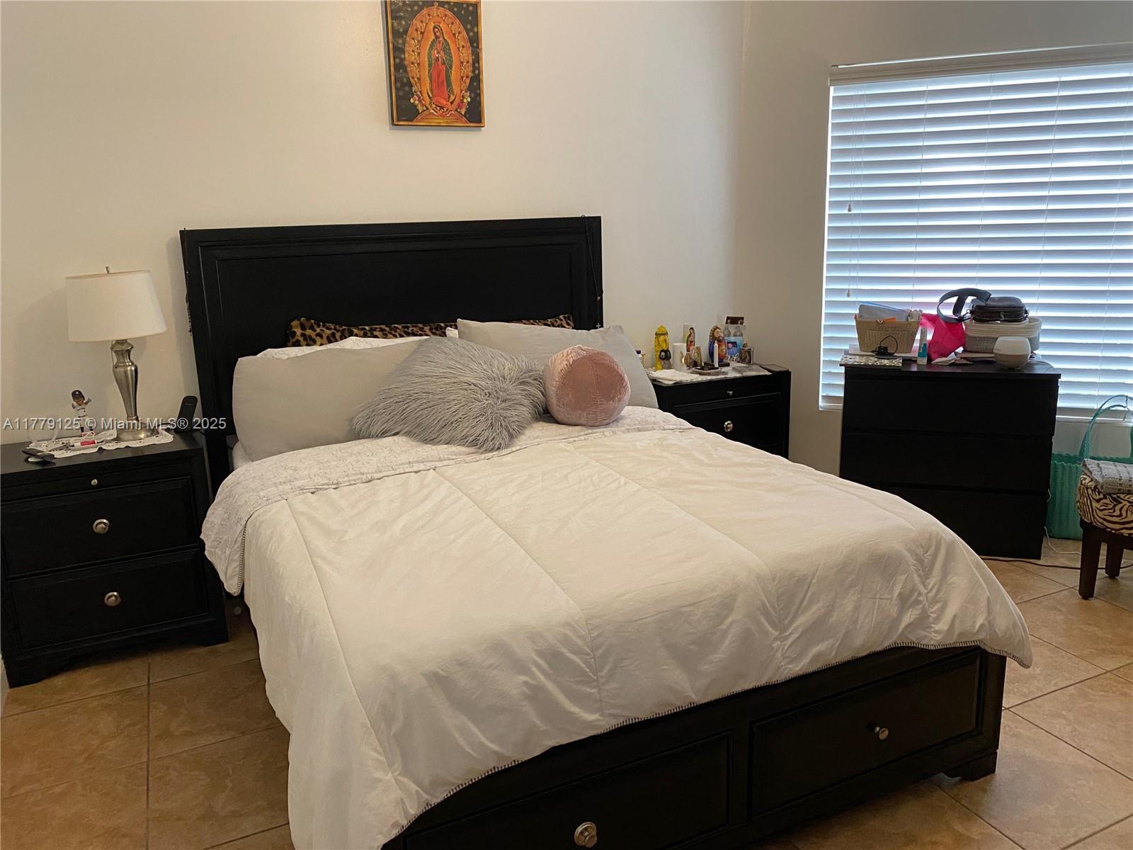 LAKES MEADOW VILG HOMES C - Residential Lease