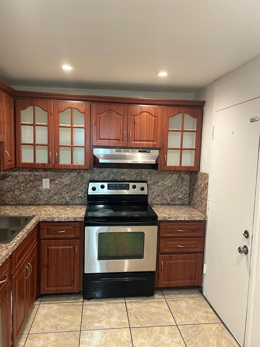 PARKWAY TOWERS BLDG 1 CON - Residential Lease