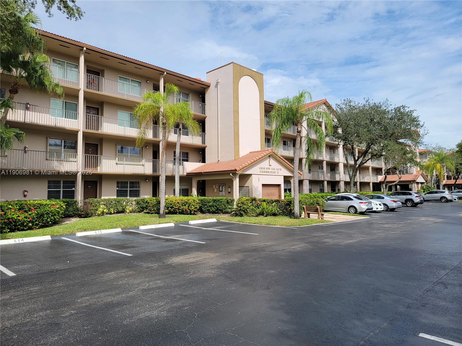 CAMBRIDGE AT CENTURY VILL - Residential