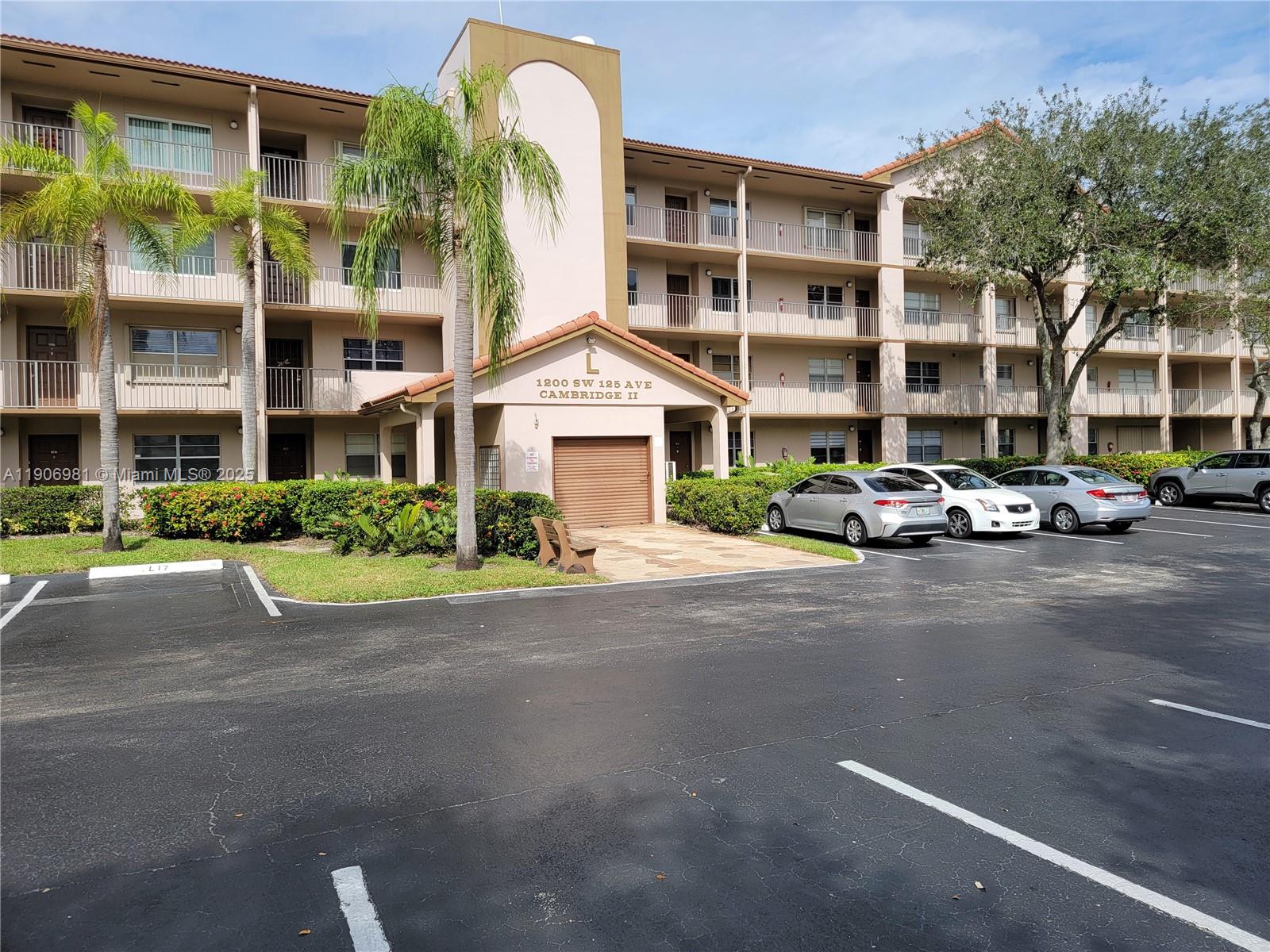 **** Beautifully 2-Bedroom, 2-Bath Condo with Golf Course Views – Ideal for Investors!
Enjoy this bright and spacious condo featuring stunning views of the golf course. Unit includes a convenient in-unit washer and dryer.
Take advantage of all the wonderful amenities Century Village has to offer, including:
• Clubhouse with entertainment and social activities
• Courtesy buses for residents
• Multiple pools and tennis courts
• Fitness center and theater
• 24-hour security and complimentary transportation
Located in a desirable 55+ community, this condo is currently rented, providing immediate income for investors. ****