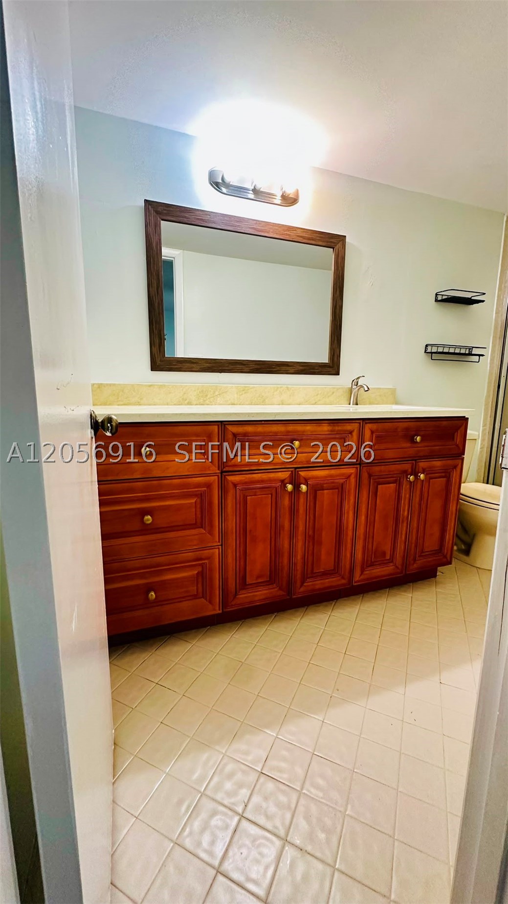 SAXON WOODS NORTH CONDO - Residential Lease