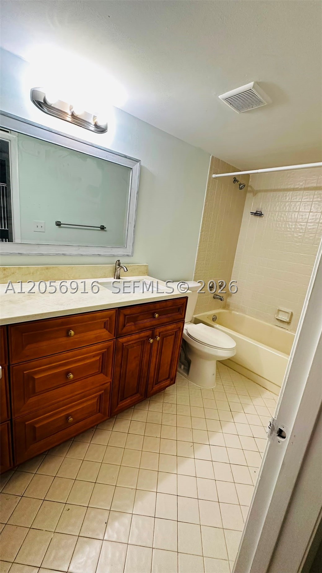 SAXON WOODS NORTH CONDO - Residential Lease