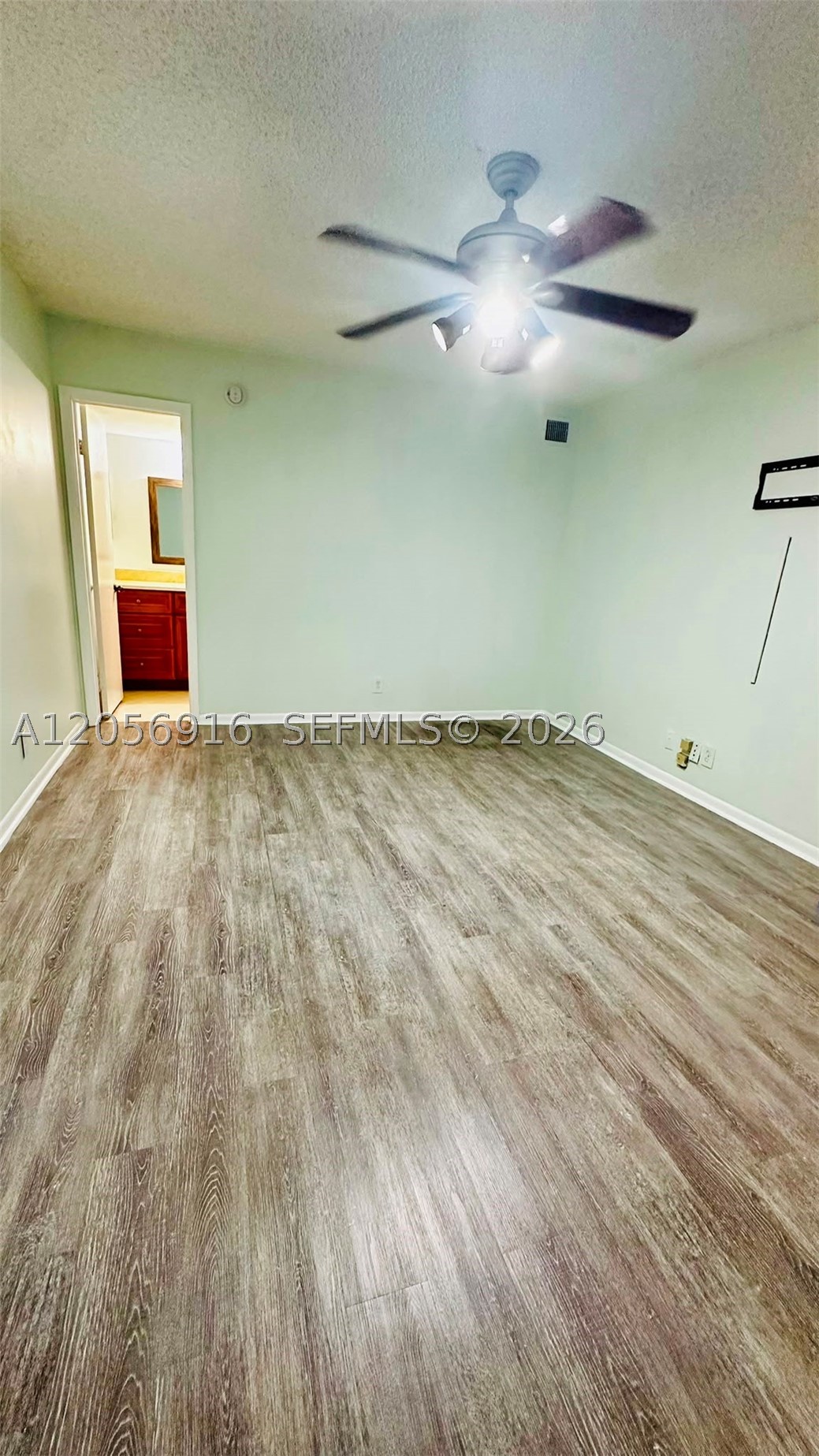 SAXON WOODS NORTH CONDO - Residential Lease