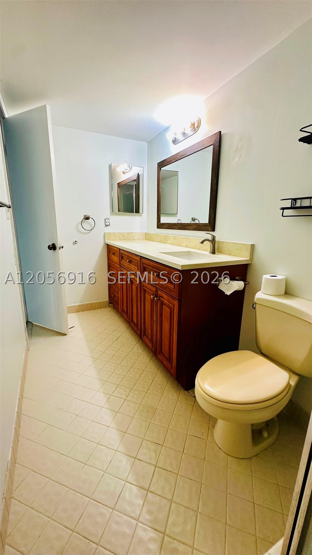 SAXON WOODS NORTH CONDO - Residential Lease