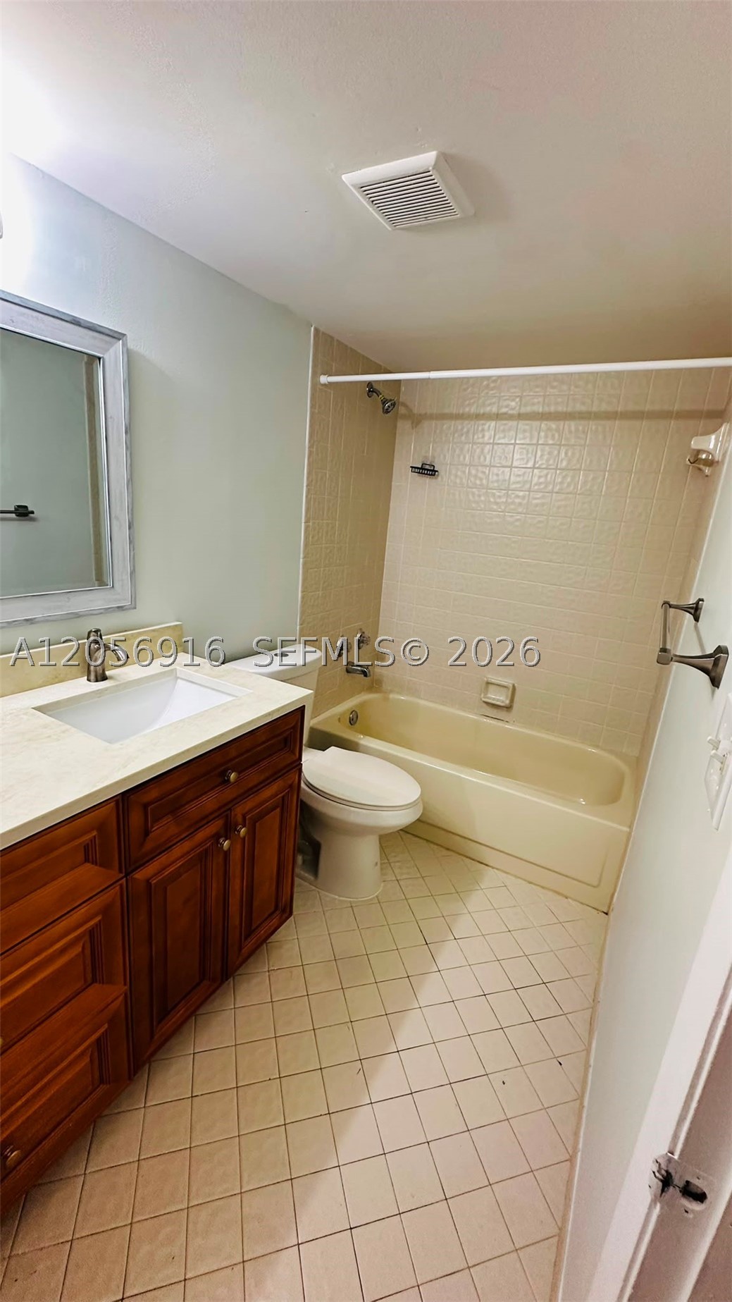 SAXON WOODS NORTH CONDO - Residential Lease