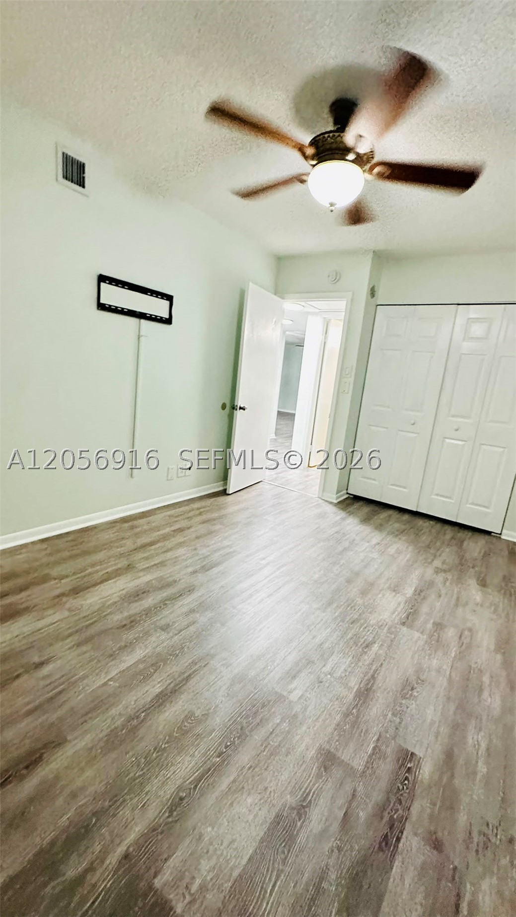 SAXON WOODS NORTH CONDO - Residential Lease