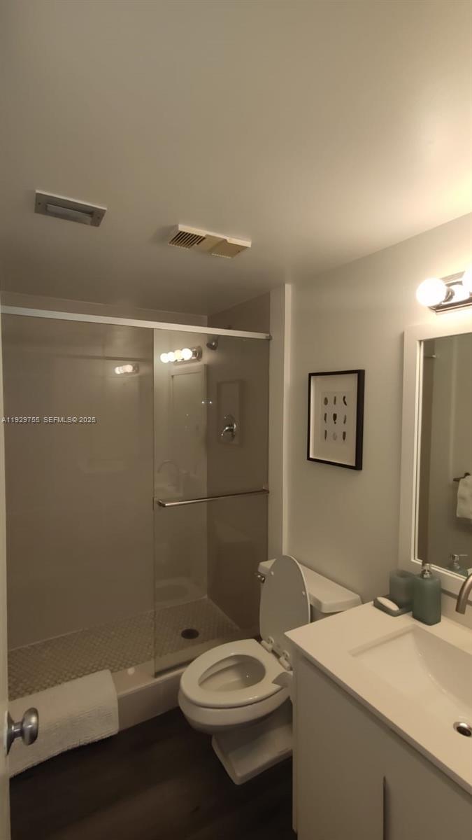 TOWER AT BISCAYNE COVE CO - Residential Lease