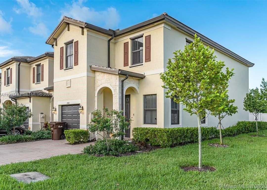 Beautiful and spacious 4-bedroom, 2.5-bath townhome with 1-car garage located in the desirable Aquabella community. This modern home features an open-concept layout, stylish kitchen with stainless steel appliances, and ample natural light throughout. Enjoy a private patio perfect for entertaining. Community offers resort-style amenities including pool, fitness center, and clubhouse. Conveniently located near major highways, shopping, and dining. A must-see!