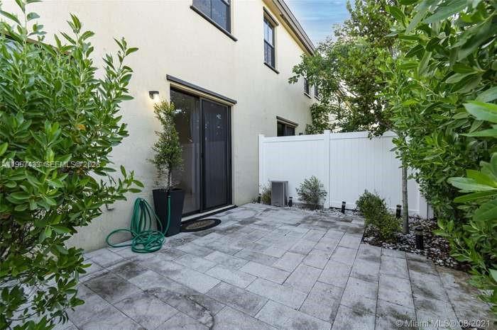 AQUABELLA SECTION ONE - Residential