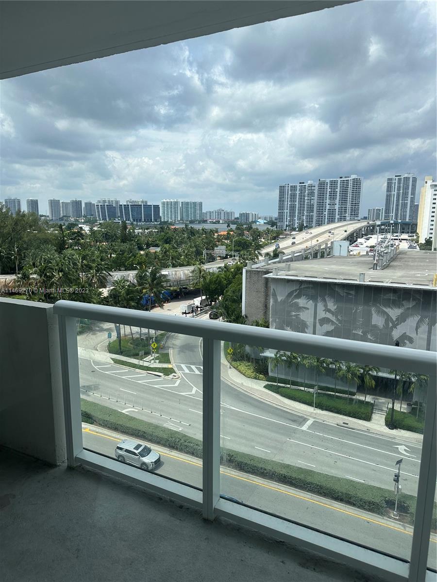 THE AVENTURA BEACH CLUB C - Residential