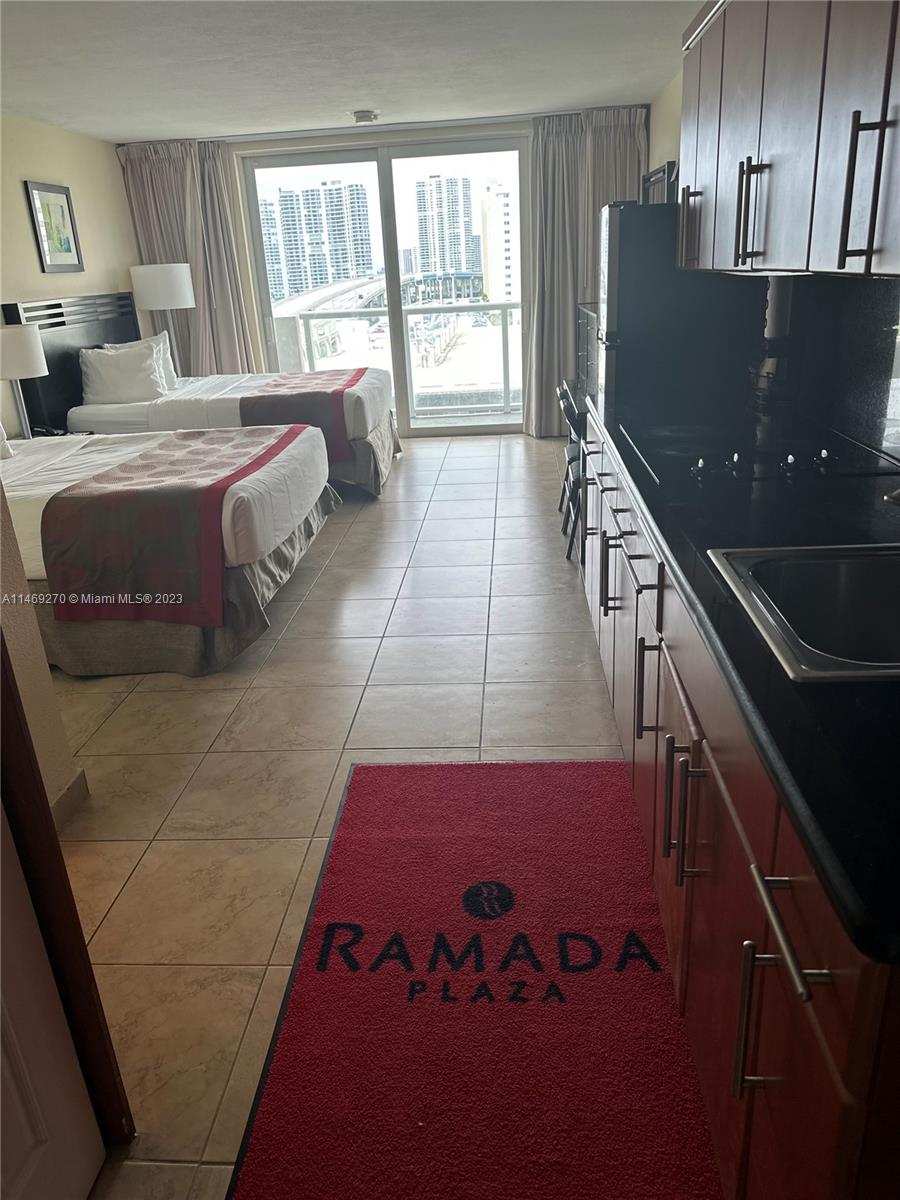 THE AVENTURA BEACH CLUB C - Residential