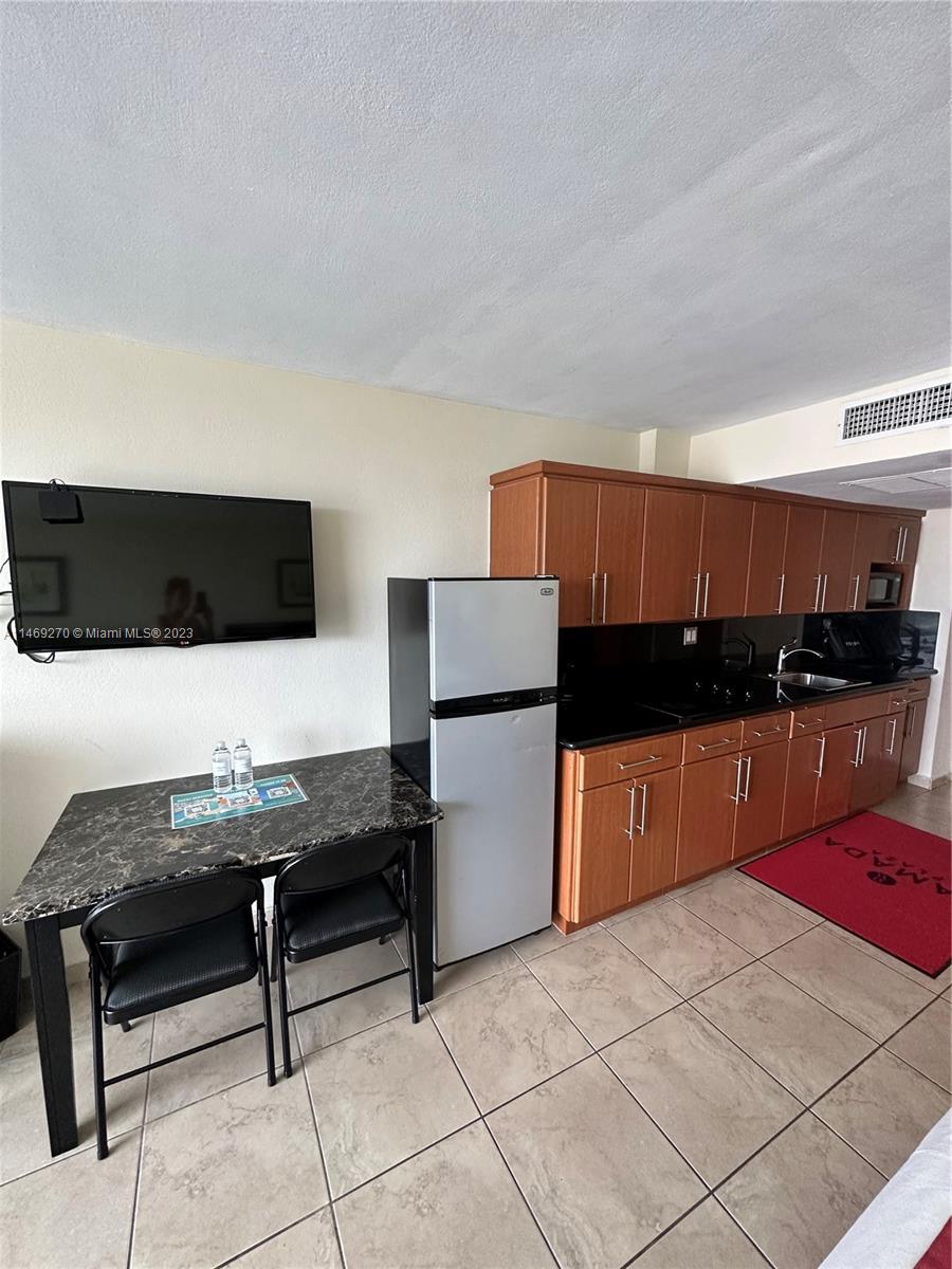 THE AVENTURA BEACH CLUB C - Residential