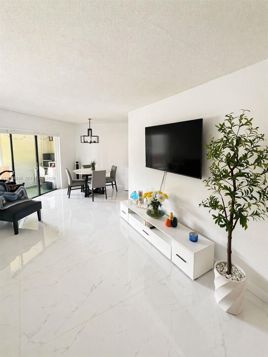 PLANTATION CLUB C CONDO - Residential