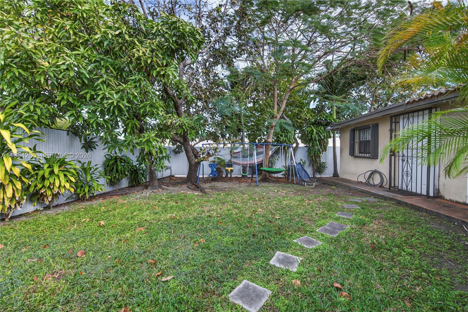 COLONIAL PINES - Residential
