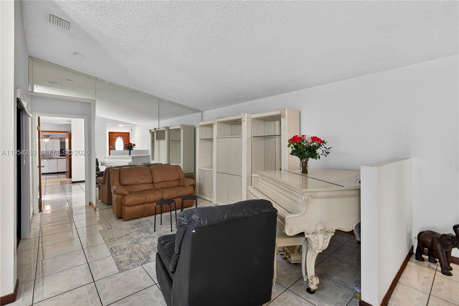 COLONIAL PINES - Residential
