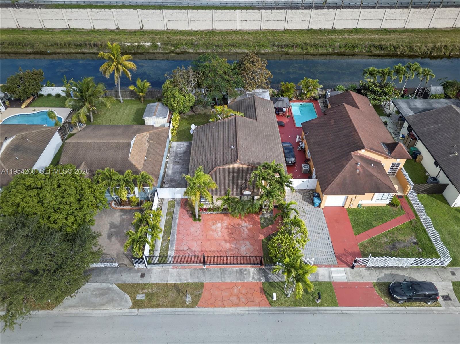 COLONIAL PINES - Residential