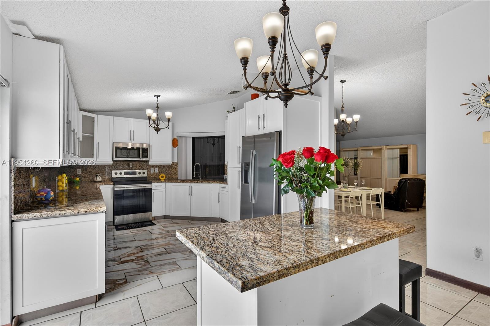 COLONIAL PINES - Residential