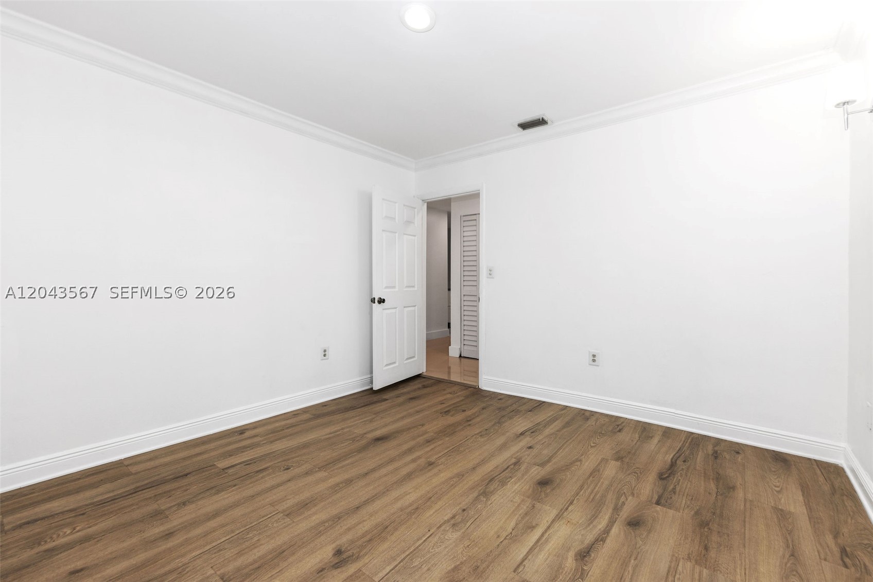 LENOX WOODS - Residential
