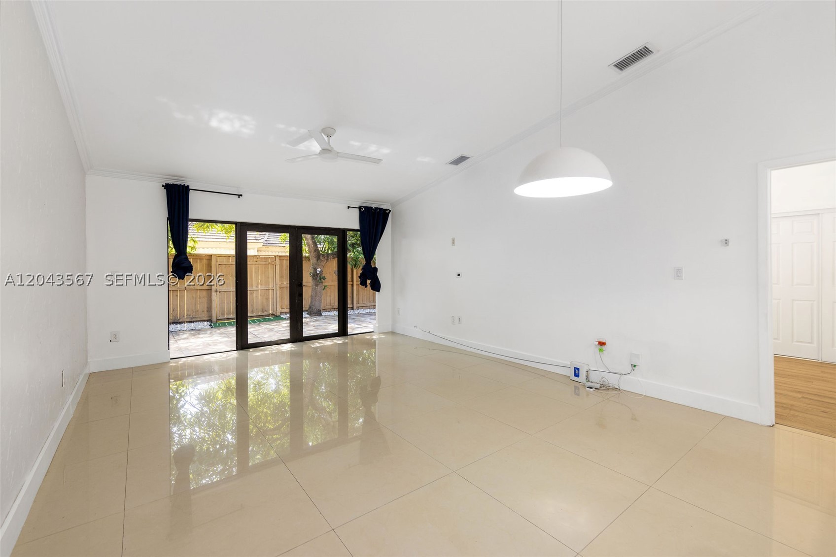 LENOX WOODS - Residential