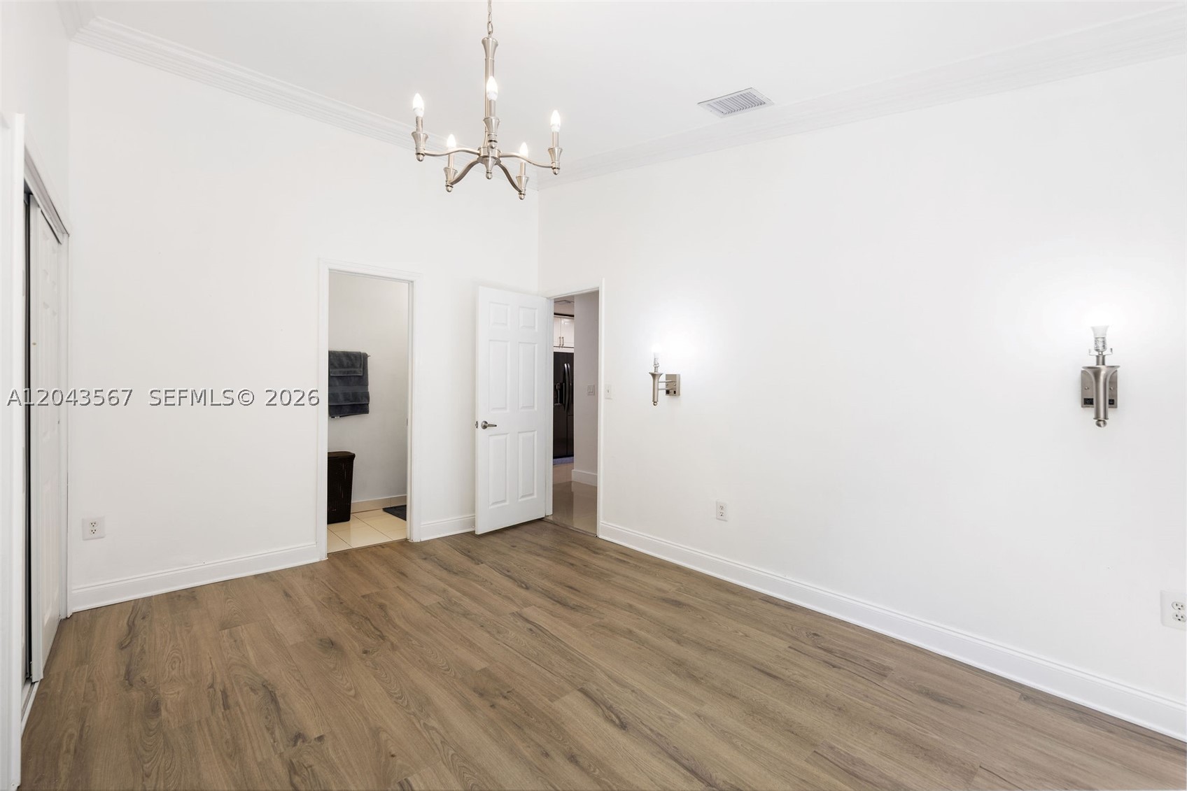 LENOX WOODS - Residential