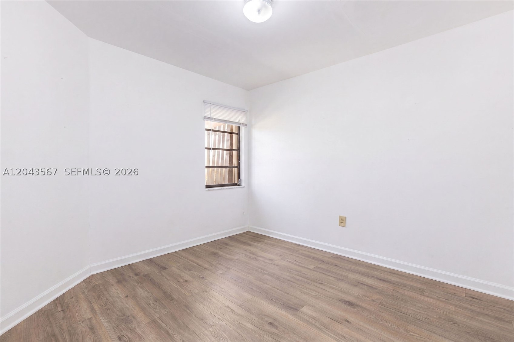 LENOX WOODS - Residential