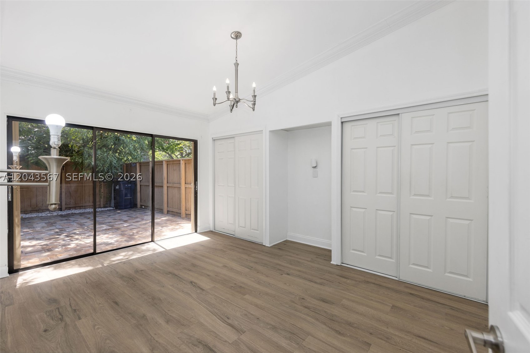 LENOX WOODS - Residential