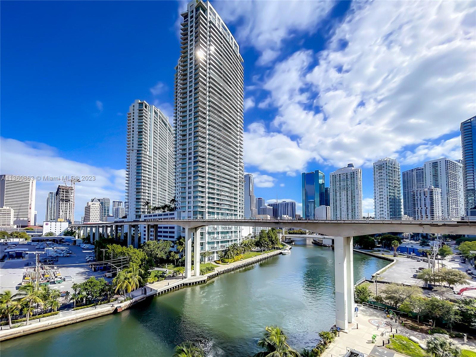 City life! This charming studio loft is perfectly situated just steps from Brickell Ave, City Center (shopping), trendy restaurants and some of Miami's best night life! The loft gives an ultimate "city vibe" with 20-foot, exposed concrete ceilings and floor-to-ceiling windows with views of the pool & lounge as well as the Miami skyline. it also features a newly remodeled kitchen with quartz counters, an island, and new stainless appliances. There is plenty of space for separate living and sleeping areas; a full-size bathroom; washer & dryer; and a private balcony. The building is top-of-the-line with 24-hour security, covered parking, EV charging, on-site building management, high-speed elevators, and valet parking.