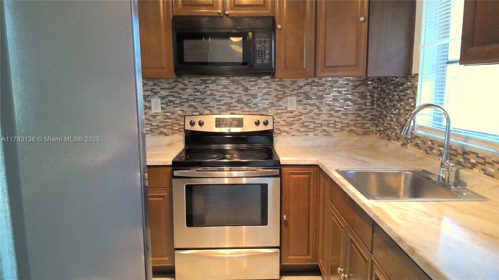 WINDWARD ESTS SEC 2 - Residential Lease