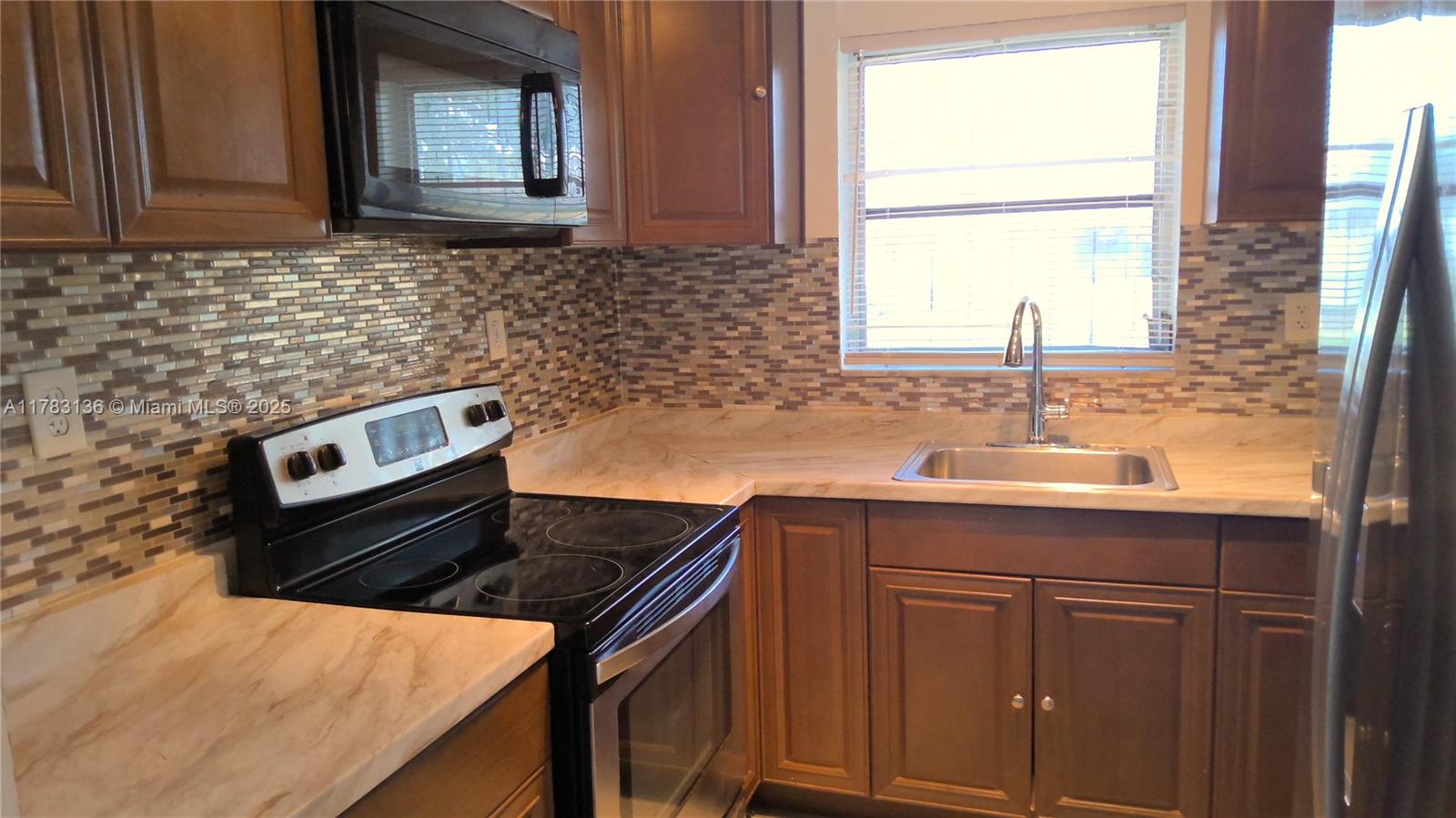WINDWARD ESTS SEC 2 - Residential Lease