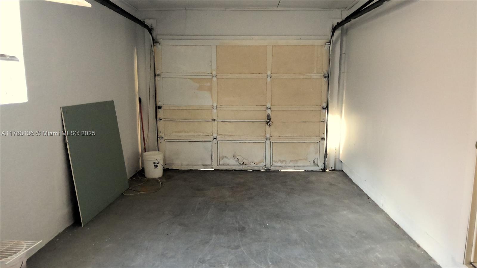 WINDWARD ESTS SEC 2 - Residential Lease