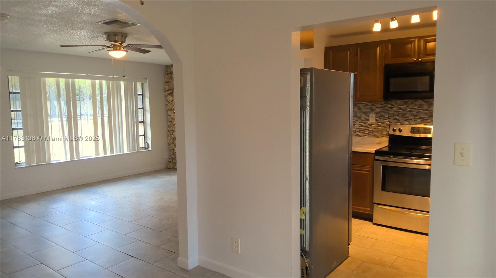 WINDWARD ESTS SEC 2 - Residential Lease