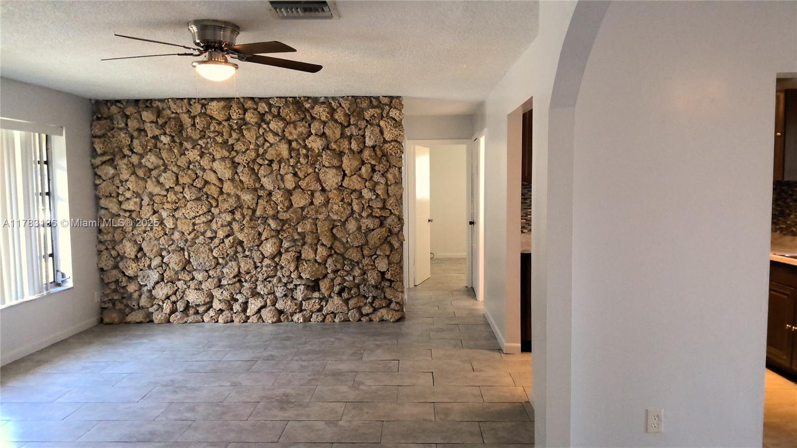 WINDWARD ESTS SEC 2 - Residential Lease