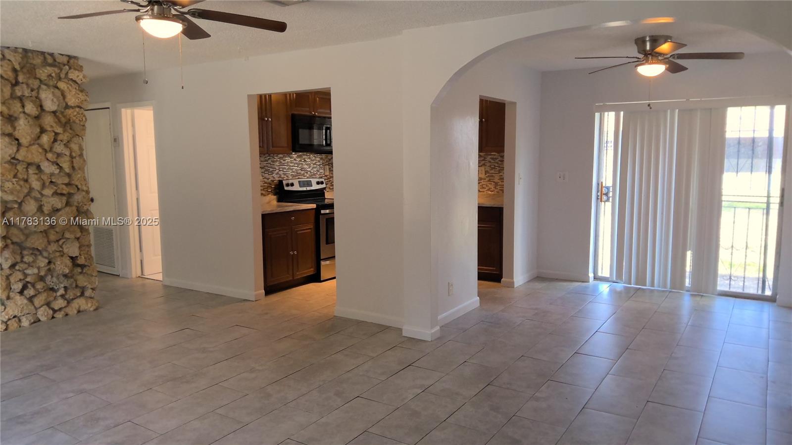 WINDWARD ESTS SEC 2 - Residential Lease
