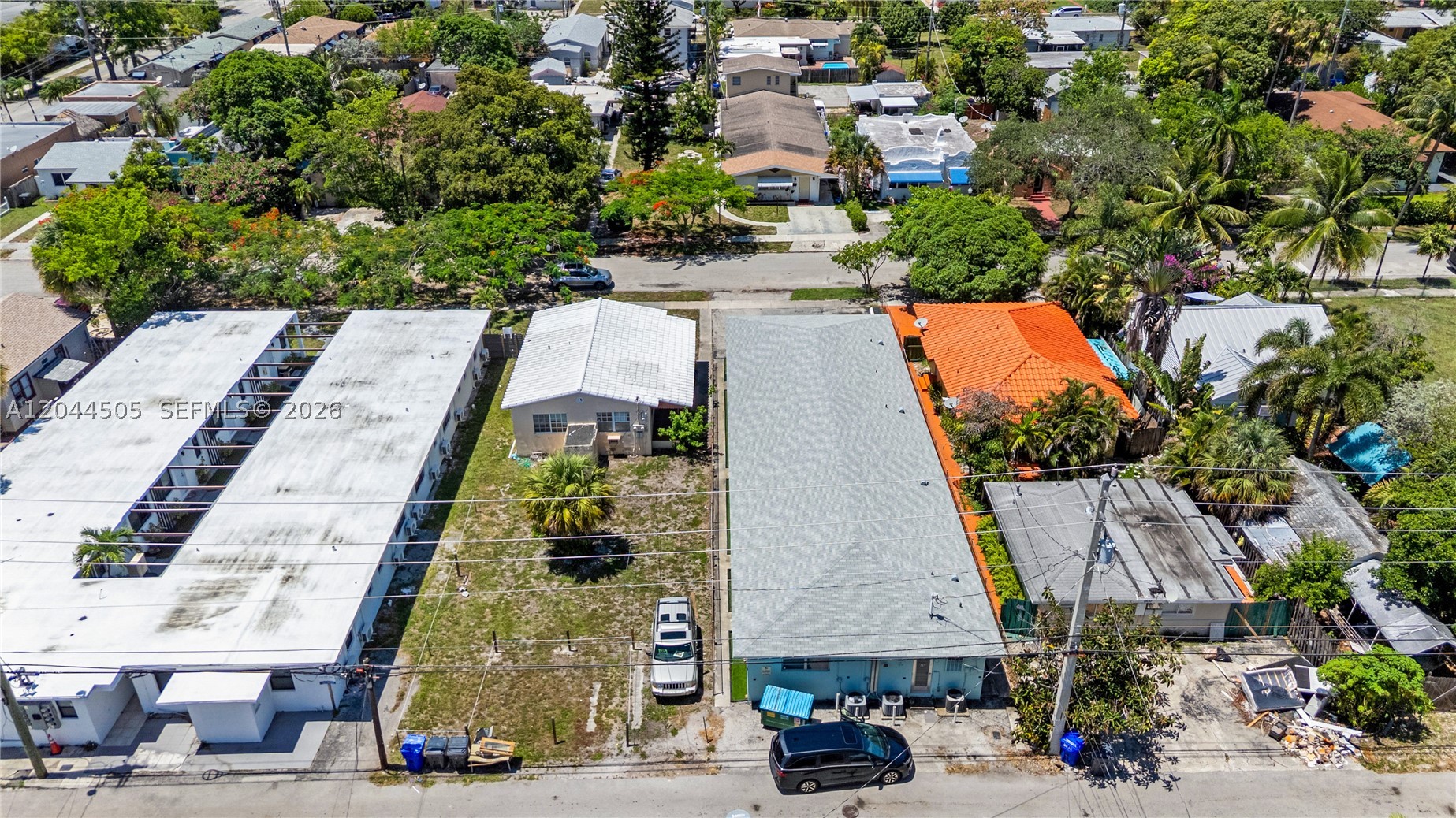 HOLLYWOOD - Residential Income