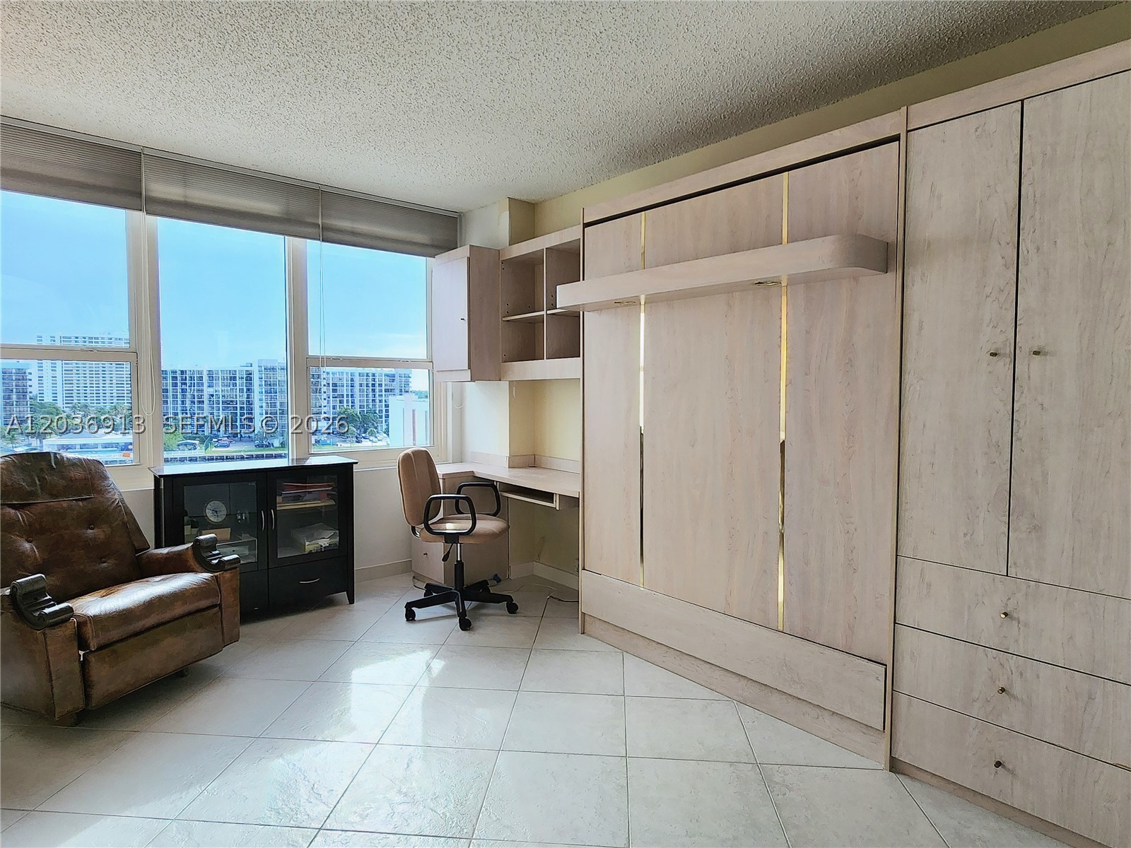 ALEXANDER TOWERS CONDO - Residential