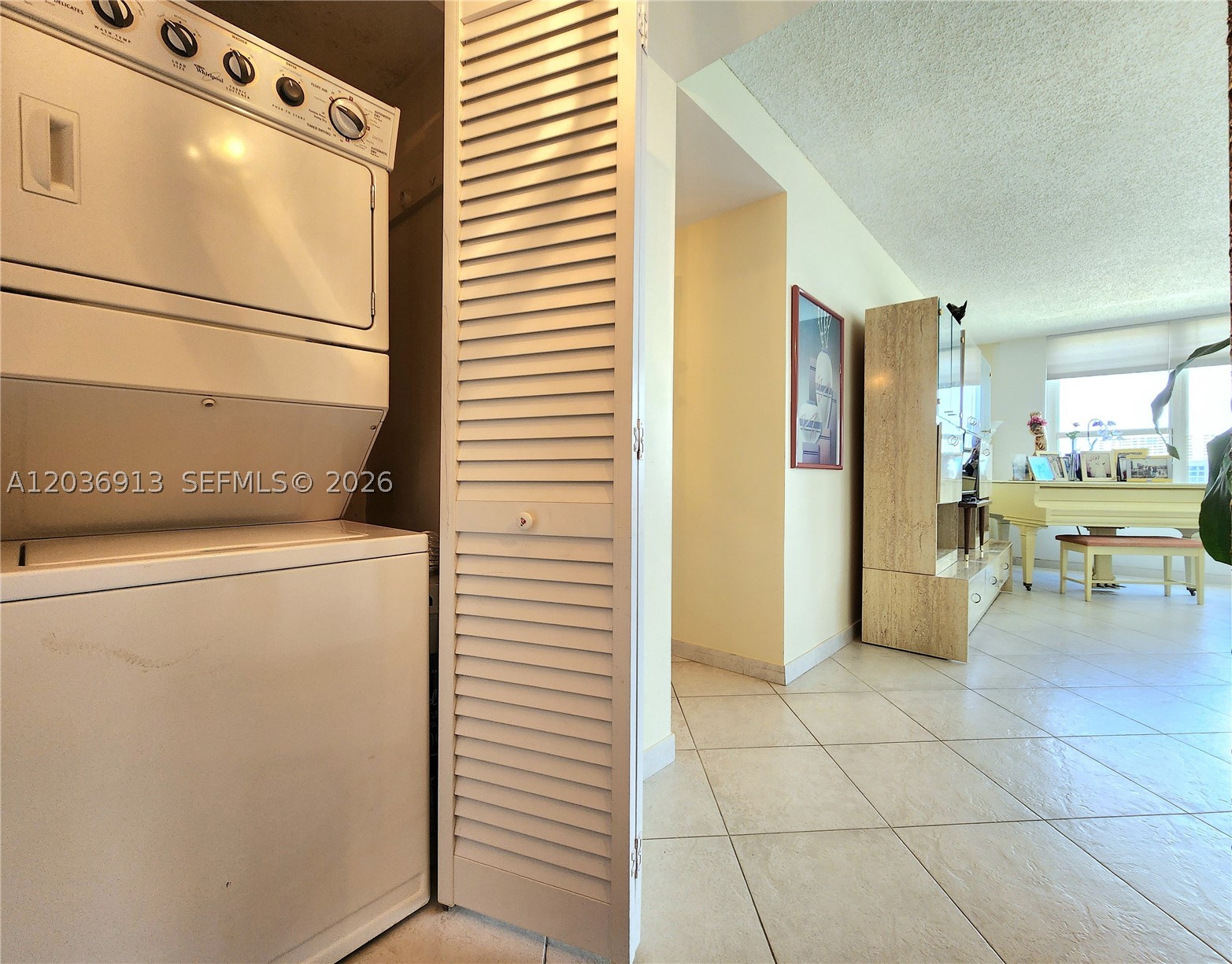 ALEXANDER TOWERS CONDO - Residential