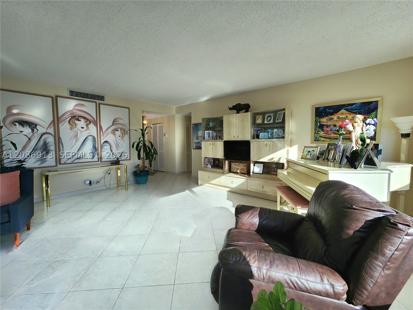 ALEXANDER TOWERS CONDO - Residential