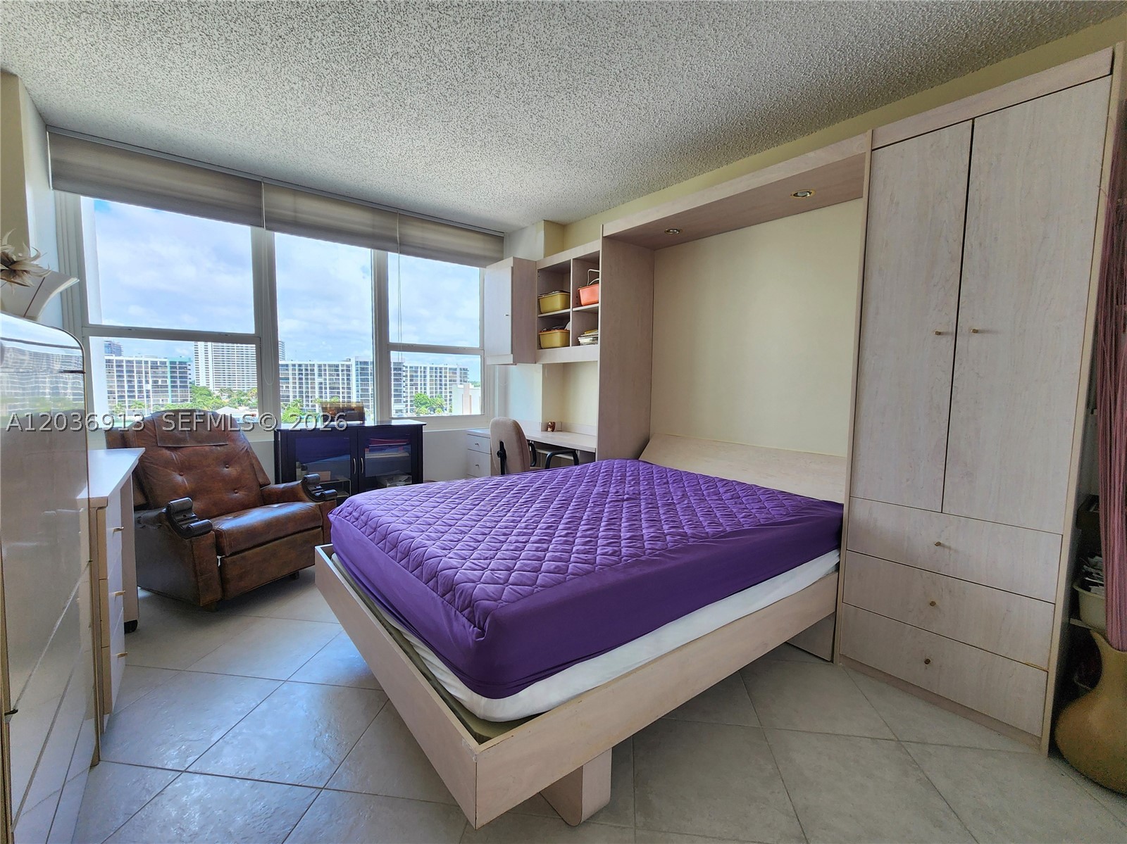 ALEXANDER TOWERS CONDO - Residential