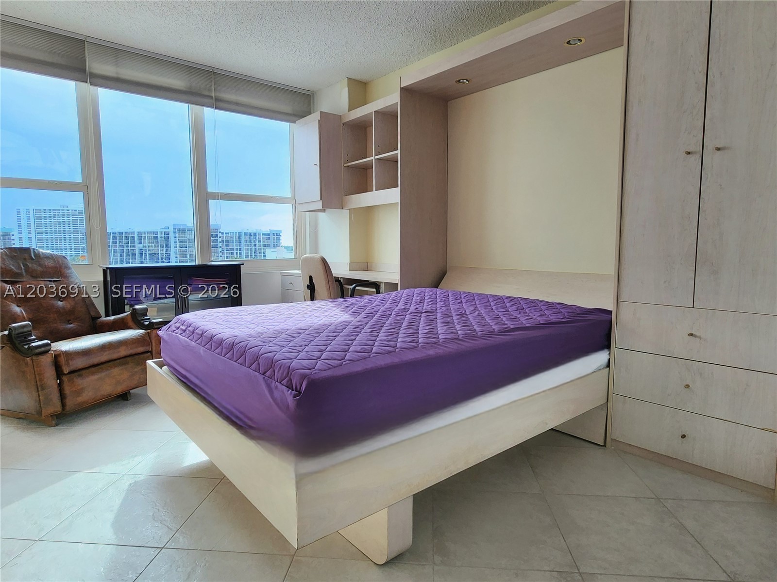 ALEXANDER TOWERS CONDO - Residential