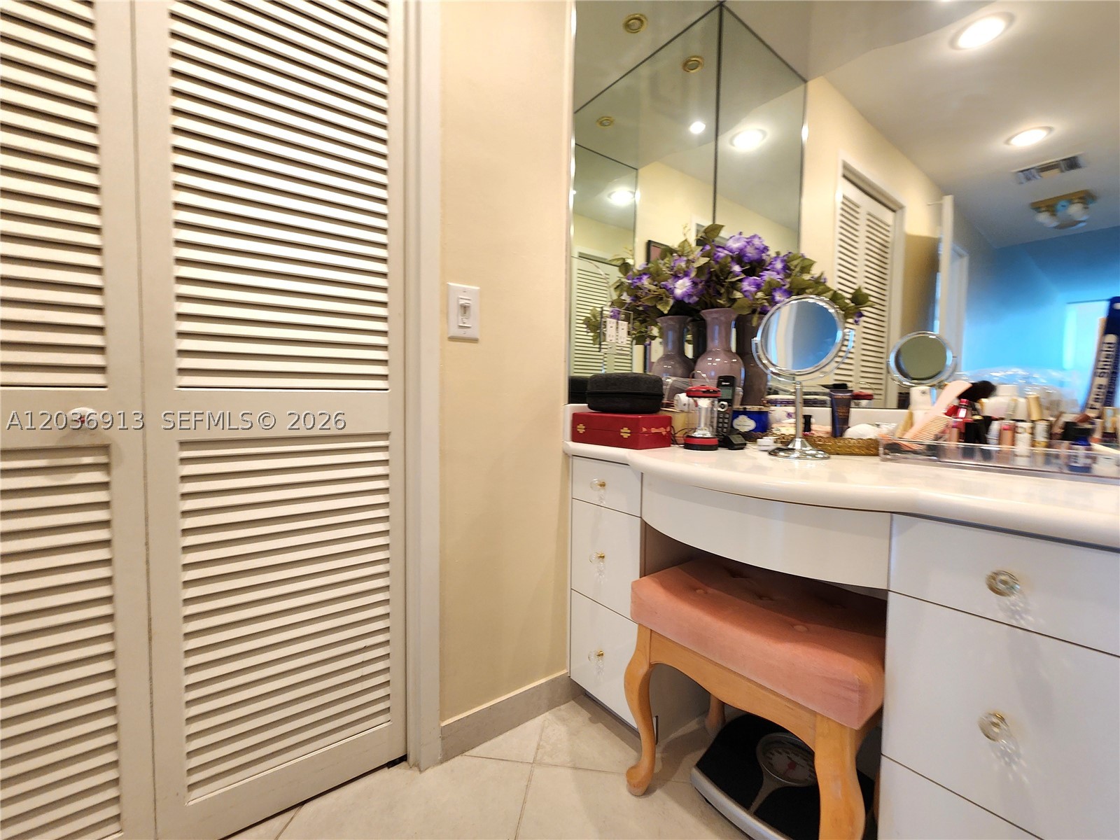 ALEXANDER TOWERS CONDO - Residential