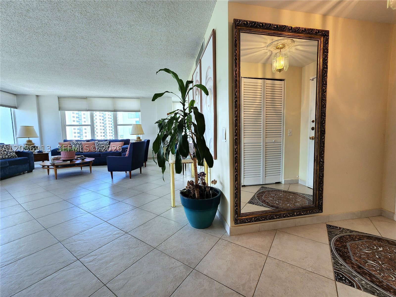 ALEXANDER TOWERS CONDO - Residential