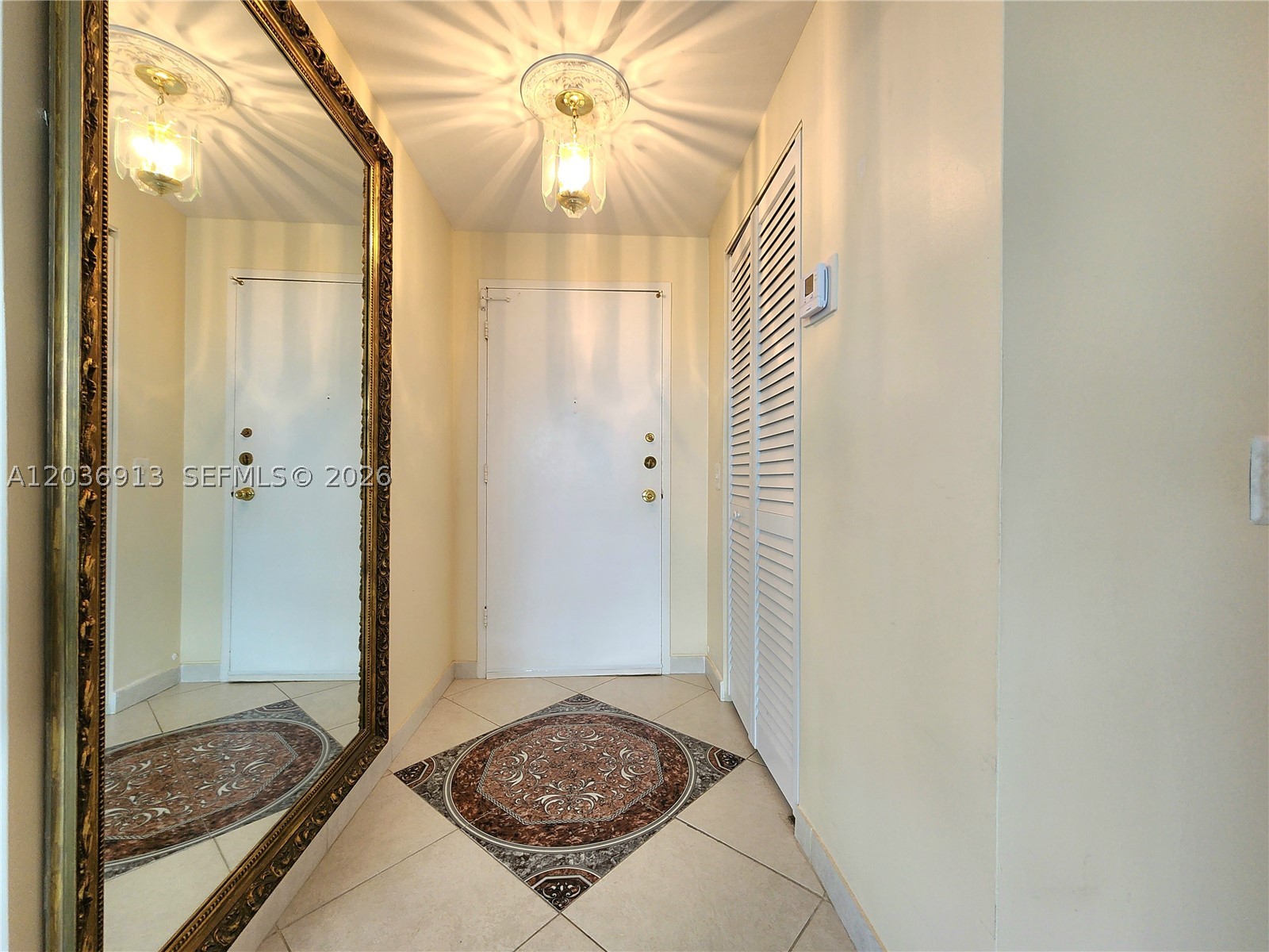 ALEXANDER TOWERS CONDO - Residential