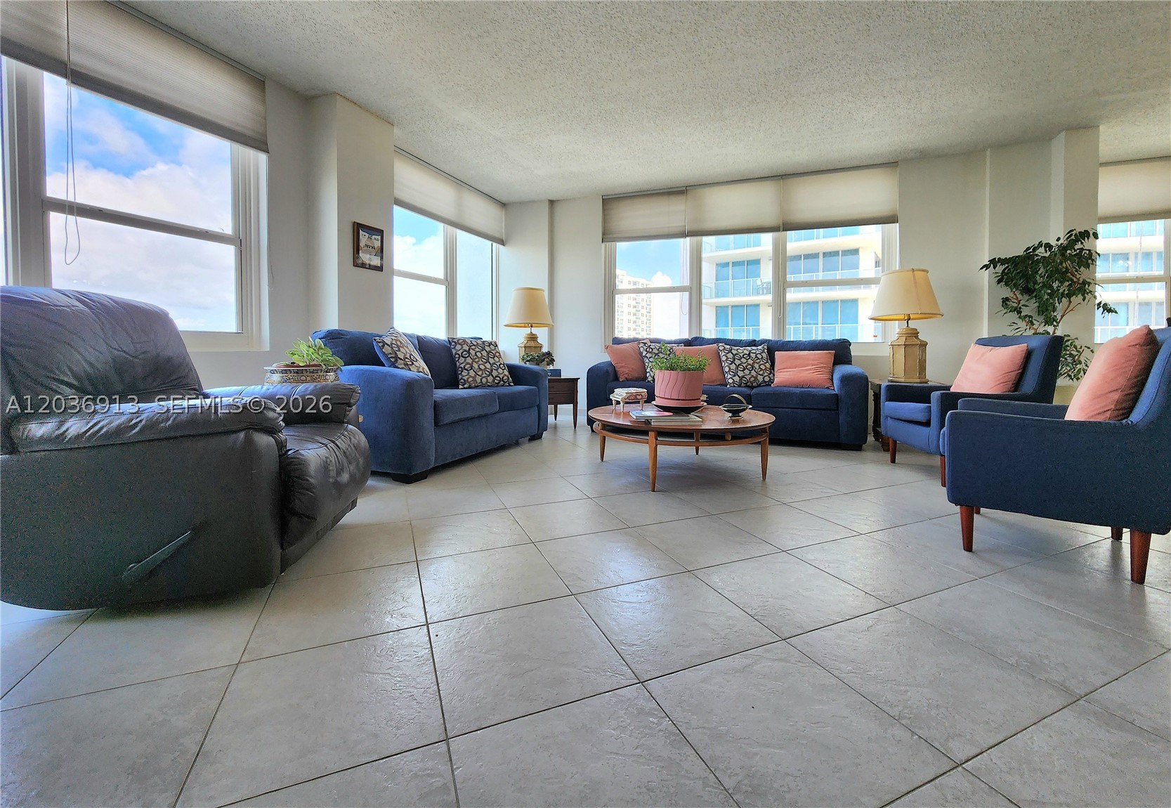 ALEXANDER TOWERS CONDO - Residential