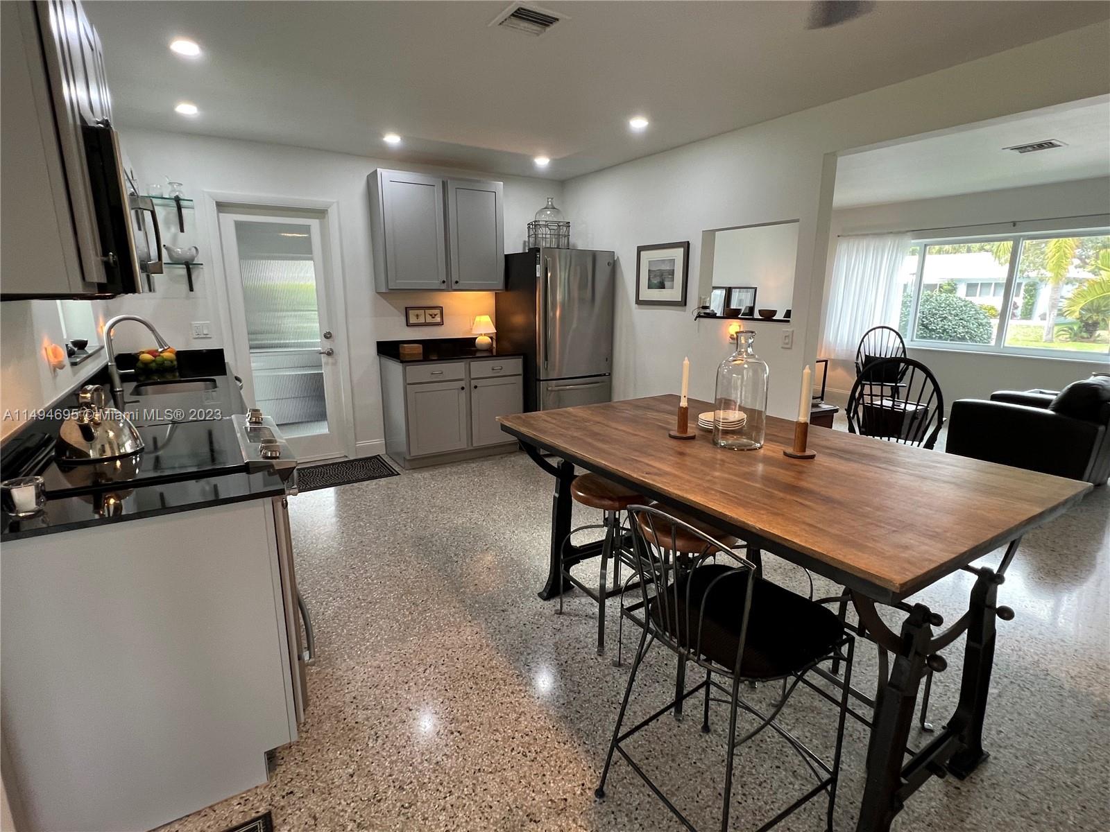 PALM BEACH SHORES - Residential
