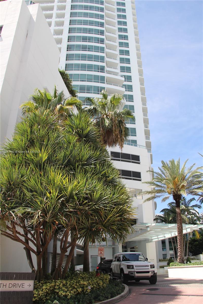 FONTAINEBLEAU II CONDO - Residential