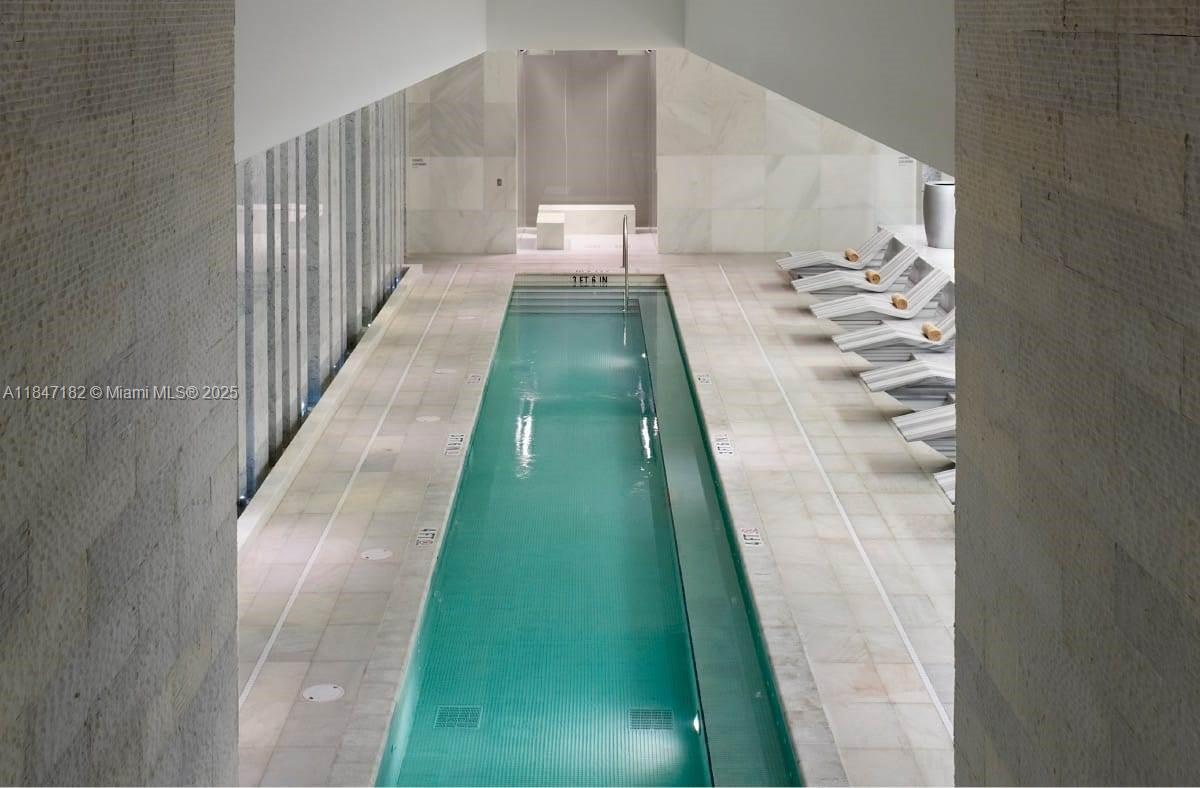 FONTAINEBLEAU II CONDO - Residential